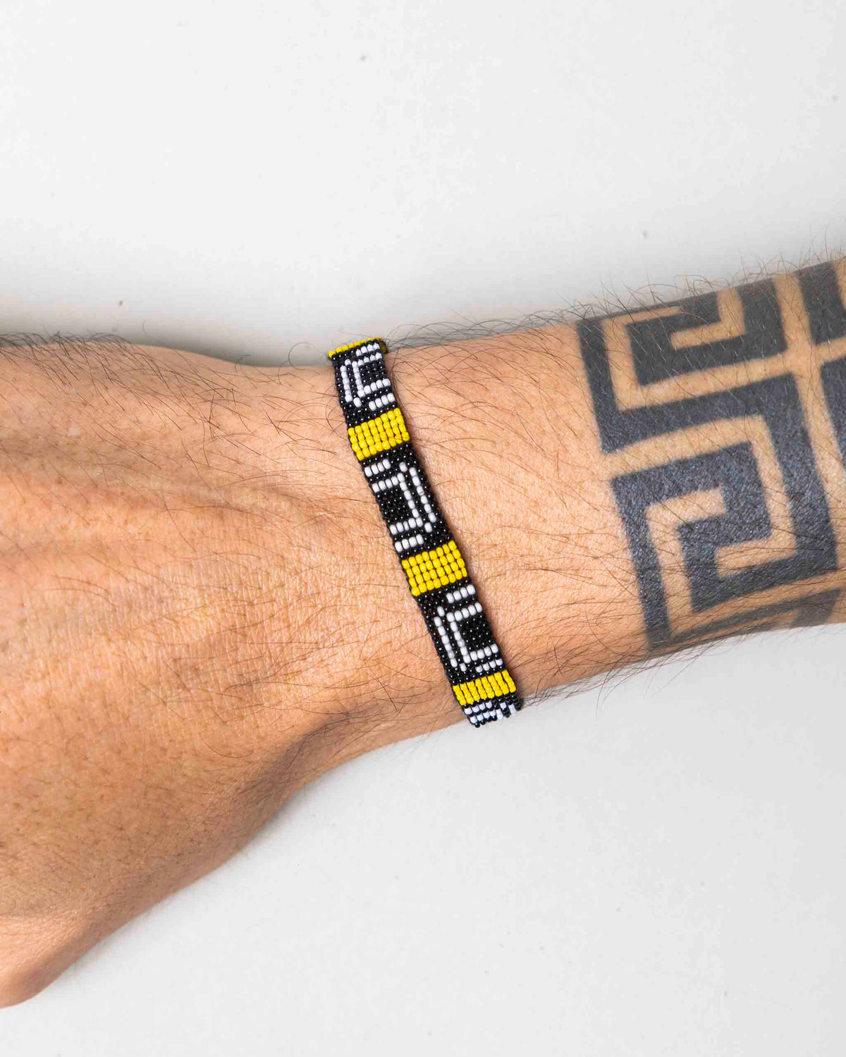 Pulseira Indígena de Miçanga Preta e Amarela Ajustável Povo Wai-Wai
