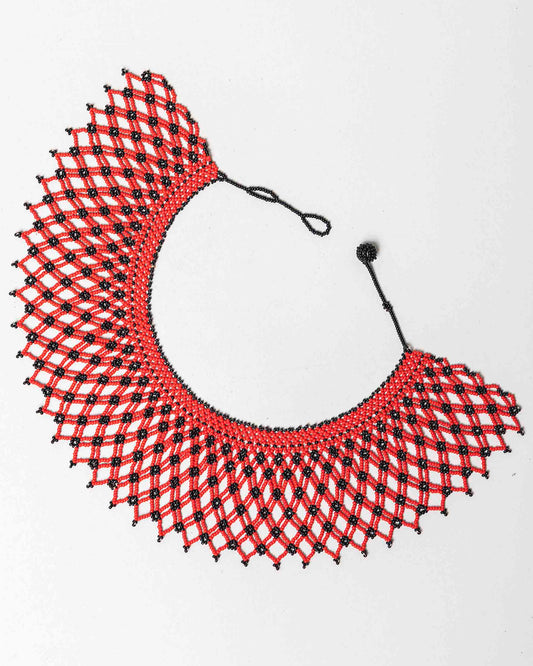 Colar de Miçanga Vermelho e Preto Povo Kuikuro