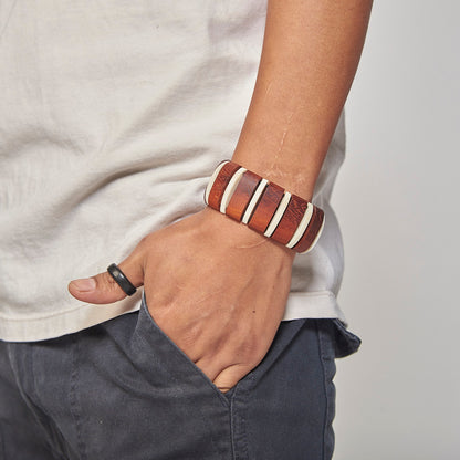 Pulseira de Madeira Marrom e Branca Povo  Xakriabá