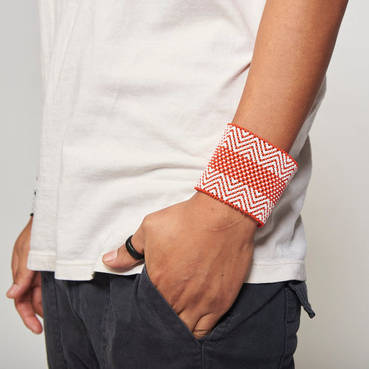 Pulseira de Miçanga Elástica Branca e Vermelha Povo Kamayurá