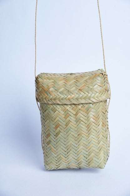 Bolsa Pequena Artesanal de Fibra Kanela