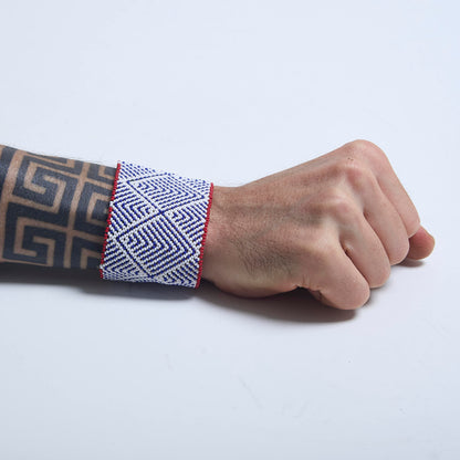 Pulseira de Miçanga Branca Vermelha e Azul fio Elástico Povo Waura