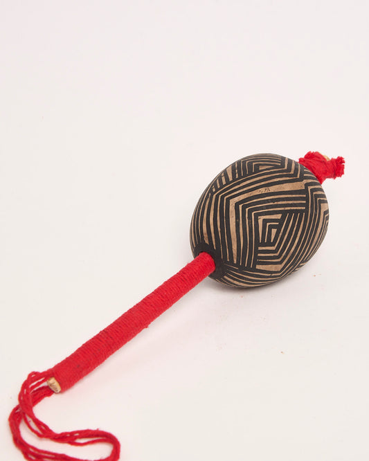 Maracá Preto, Vermelho e Bege Asurini