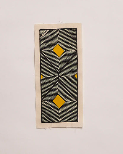 Pintura Grafismo Preto Branco e Amarelo em Tecido Asurini