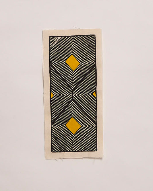 Pintura Grafismo Preto Branco e Amarelo em Tecido Asurini