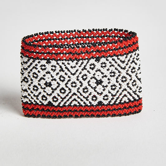 Pulseira de Miçanga Preta Branca e Vermelha Povo Waura