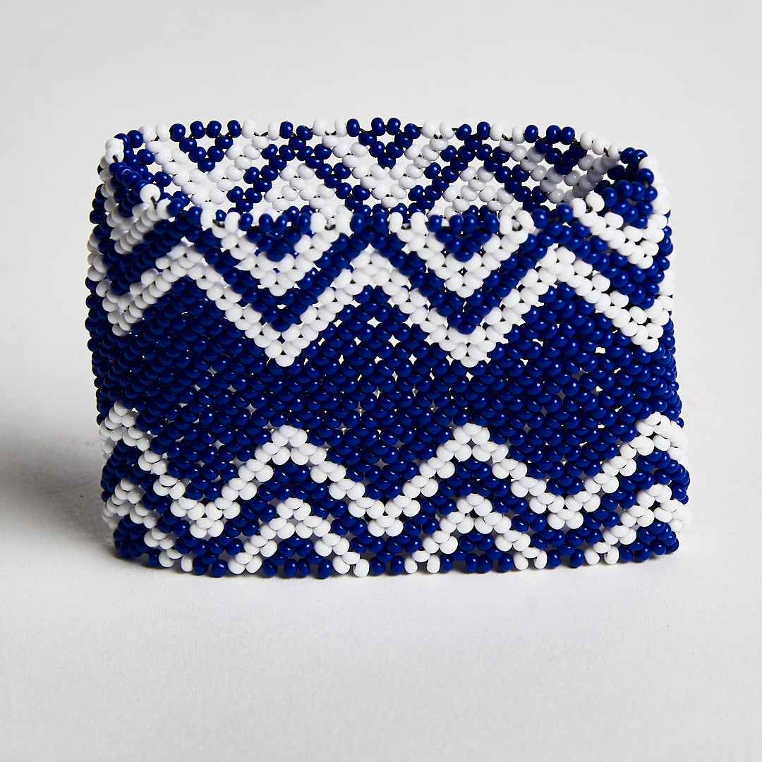 Pulseira de Miçanga Elástica Branca e Azul Kamayurá