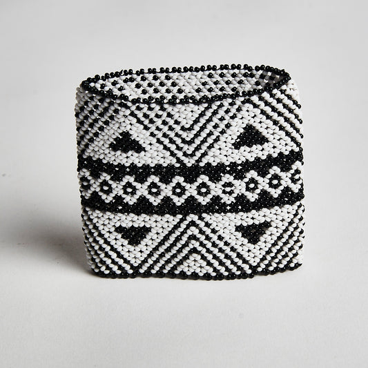 Pulseira de Miçanga Branca e Preto Waura
