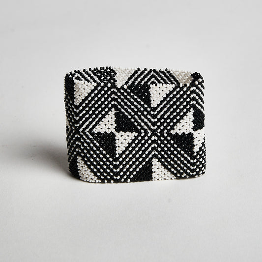 Pulseira de Miçanga Preta e Branca Povo Waura
