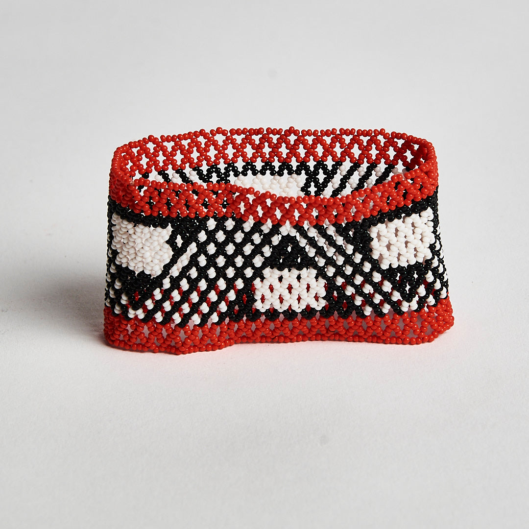 Pulseira de Miçanga Preta Branca e Vermelha de Vidro Waura