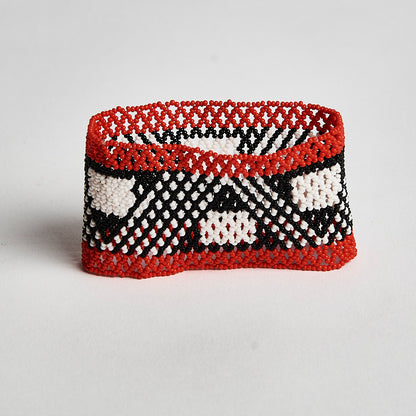 Pulseira de Miçanga Preta Branca e Vermelha de Vidro Waura