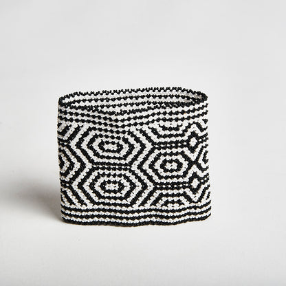 Pulseira de Miçanga Preta e Branca Kayapó