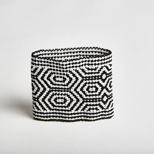 Pulseira de Miçanga Preta e Branca Kayapó
