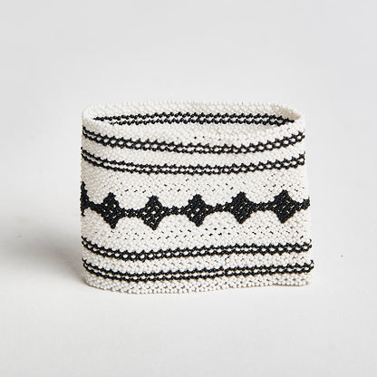 Pulseira de Miçanga Preta e Branca Kayapó
