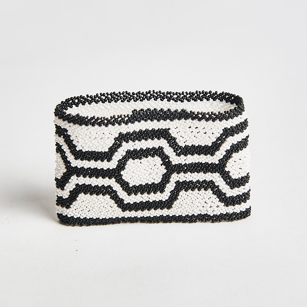 Pulseira de Miçanga Preta e Branca Kayapó