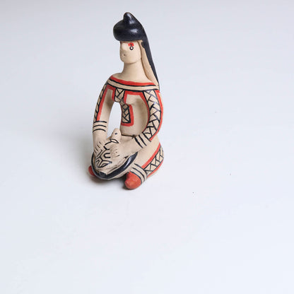 Boneca de cerâmica Ritxoko Povo Karajá