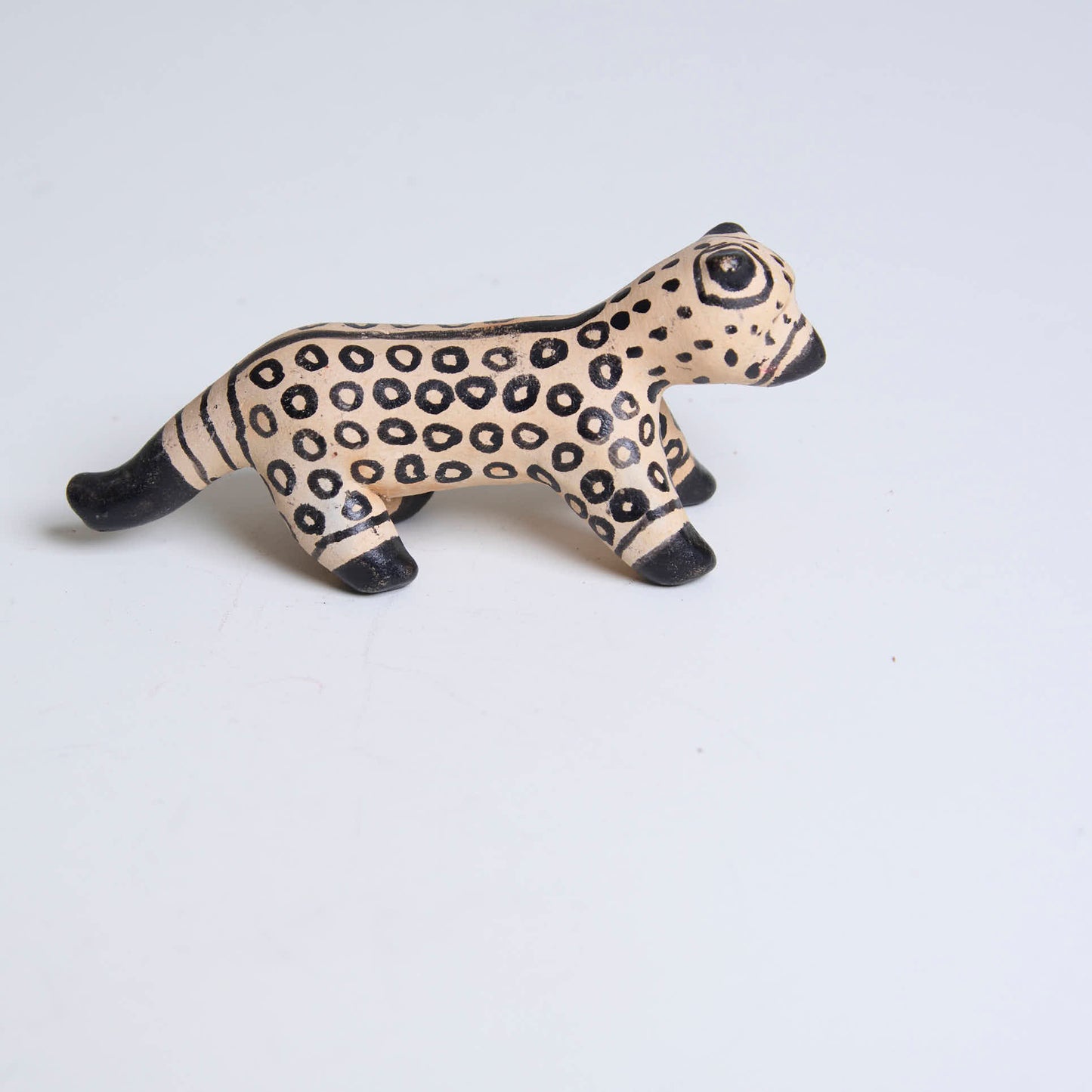 Bicho de cerâmica Povo Karajá